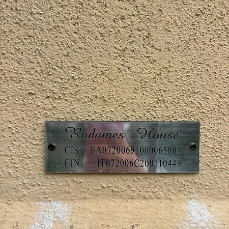 Radames House Apartamento